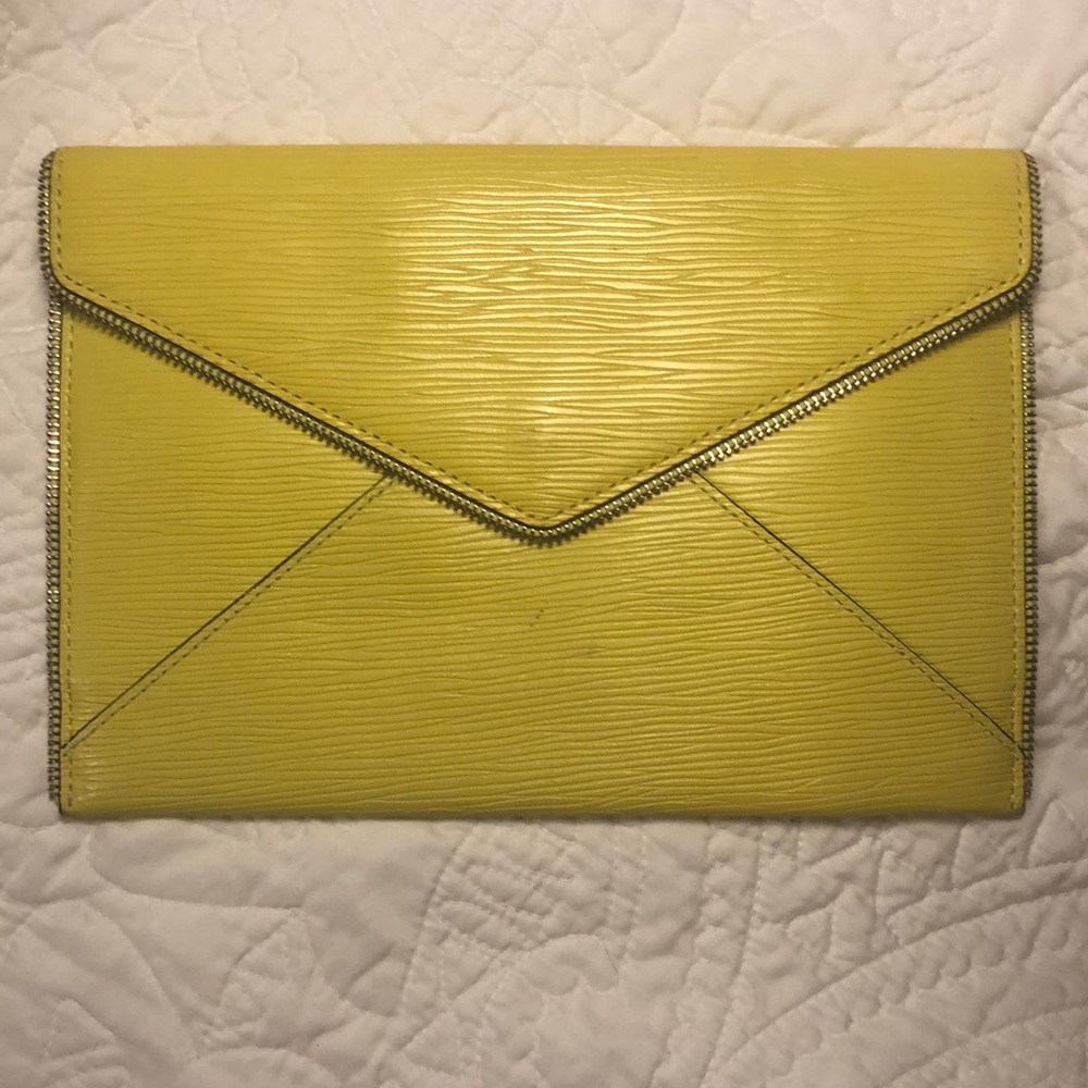 Super cute Rebecca mink off